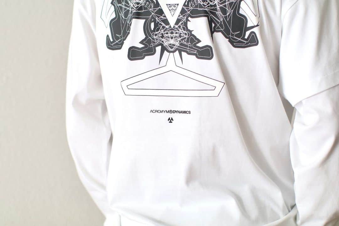wonder_mountain_irieさんのインスタグラム写真 - (wonder_mountain_irieInstagram)「_ ACRONYM / アクロニウム "S29-PR-A Organic Cotton Long Sleeve T-shirt" ¥39,600- _ 〈online store / @digital_mountain〉 https://www.digital-mountain.net _ 【オンラインストア#DigitalMountain へのご注文】 *24時間受付 *14時までのご注文で即日発送 *1万円以上ご購入で送料無料 tel：084-973-8204 _ We can send your order overseas. Ordering procedure details can be found here. >>http://www.digital-mountain.net/html/page56.html  _ #ACRONYM #ERROLSONHUGH #アクロニウム #エロルソンヒュー _ 実店舗：#WonderMountain  〒720-0043  広島県福山市船町2-23 JR 「#福山駅」より徒歩10分 #ワンダーマウンテン #japan #hiroshima #福山 #福山市 #尾道 #倉敷 #鞆の浦 近く _ WOMEN/GOODS： @hacbywondermountain _」6月19日 18時48分 - wonder_mountain_