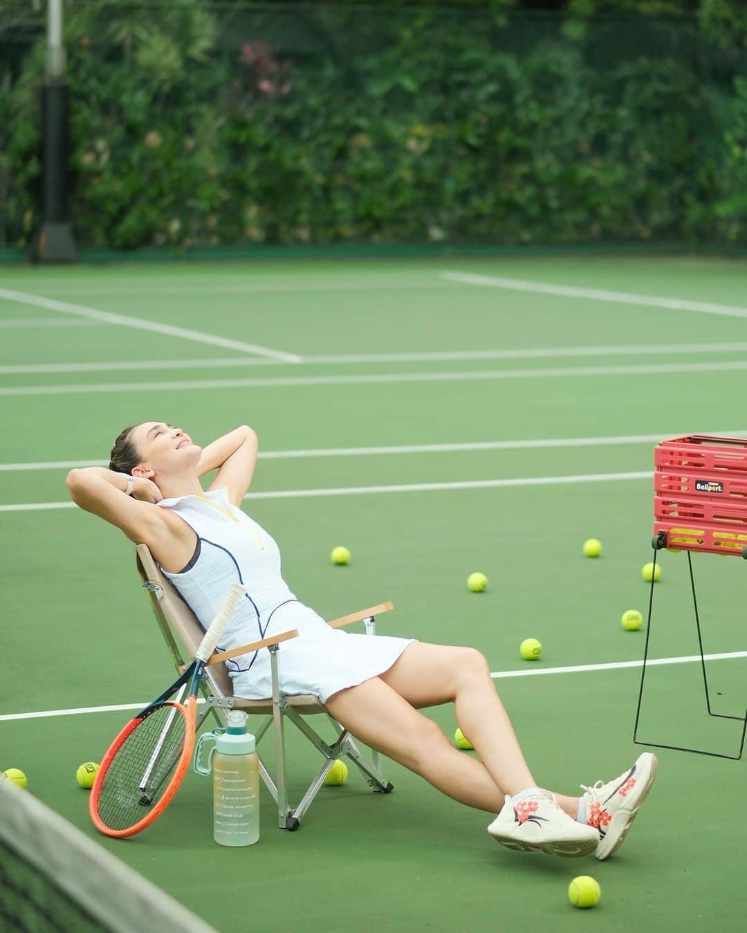 ルナ・マヤのインスタグラム：「Gak kerasa Lagi-Lagi Tenis semakin dekat, selalu dukung kita yaa tim #LUNANIA biar menang!! 🥰🫶  Eh ada siapa tuh slide terakhir 😋」