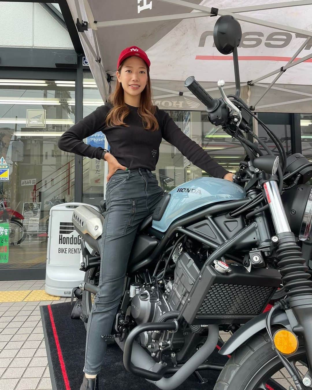 中嶋真緒のインスタグラム：「CL250✨  HONDAドリーム京都東店へ少しお邪魔した際にタッチアンドトライ可能で展示してありました👏 カッコいい！」