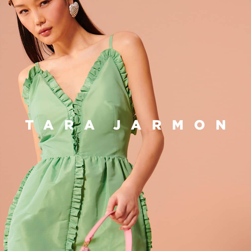 タラジャーモンのインスタグラム：「The dress that brings smiles and happiness with the arrival of sunny days.  #tarajarmon #fashion #PE23 #newin」
