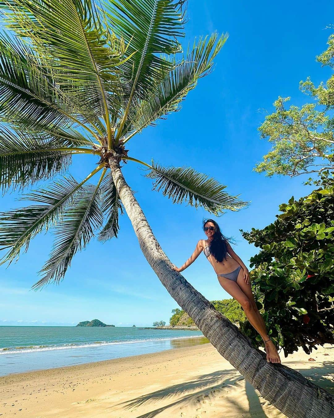 平田あいりのインスタグラム：「いっぱい遊んだ🌈💙やしの木大好き🌴すぎてお家に生やしたい🤤💗」