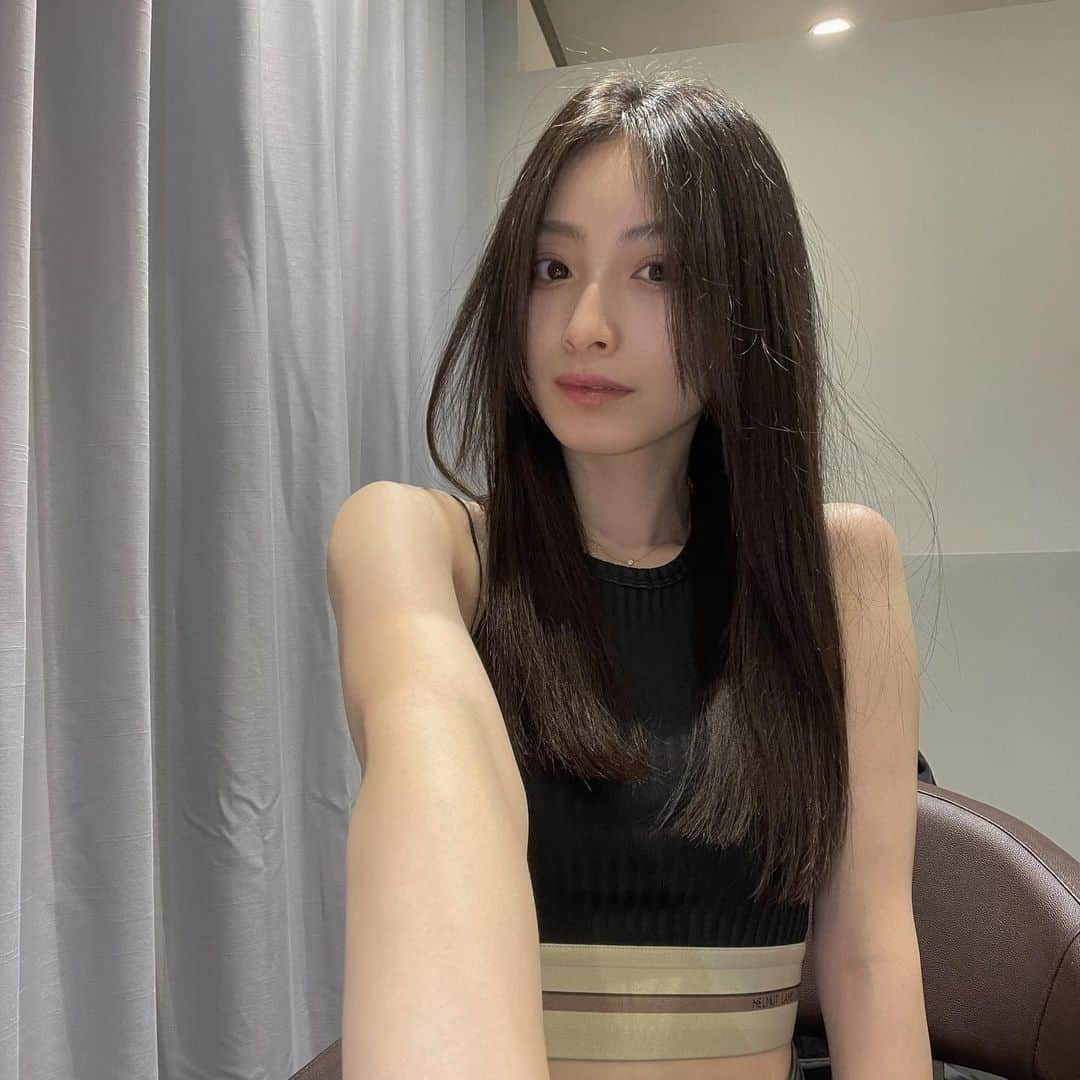 永井理子さんのインスタグラム写真 - (永井理子Instagram)「髪伸びたねぇ はるかさんにトリートメントしてもらった日🐾」6月19日 19時23分 - riko_1221