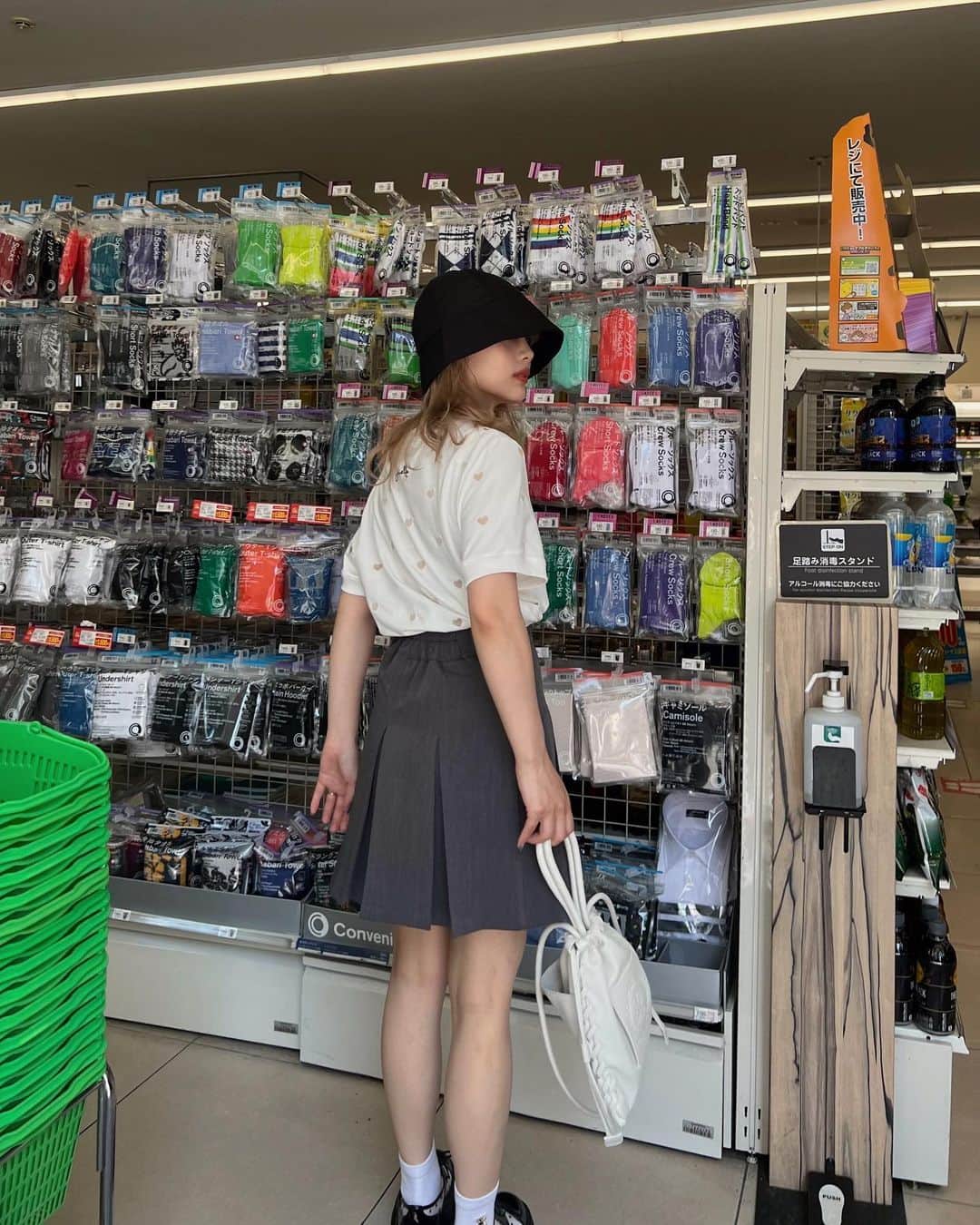 安中芙美さんのインスタグラム写真 - (安中芙美Instagram)「🎧 convenience store in JAPAN #편의점」6月19日 19時33分 - fumitwinsworld