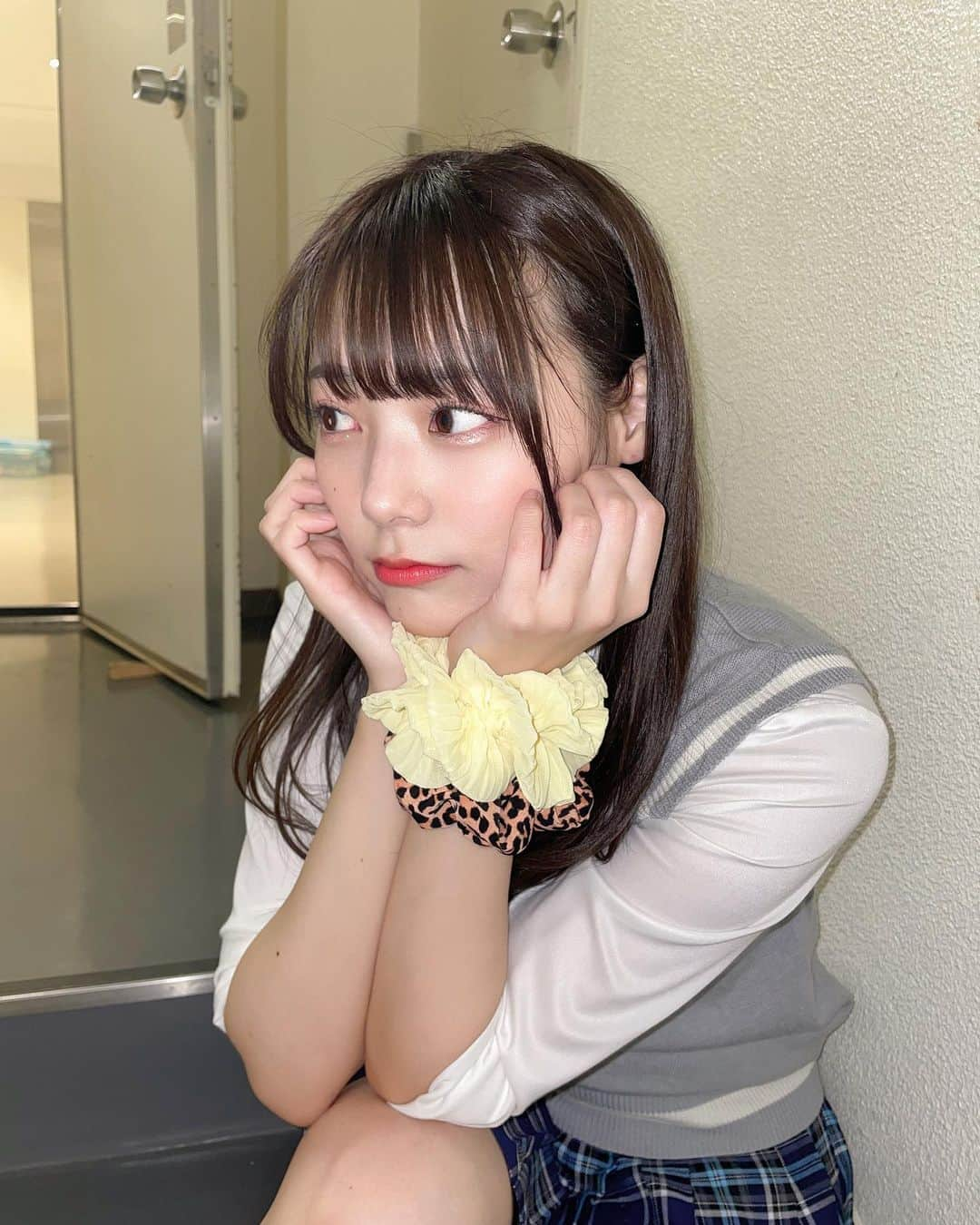 李始燕さんのインスタグラム写真 - (李始燕Instagram)「ぎゃる  .  .  .  .  .  .  .  .  .  .  .  .  .  #00 #00line #00년생 #22歳 #23 #ootd #fyp #fypシ #daily #osaka #japan #korean #関西 #大阪 #韓国 #韓国ファッション #韓国語 #ギャル #갸루 #갸루피스 #일본여행 #일본 #오사카여행 #교복 #교복스타그램 #制服 #jk #jkブランド #ギャルコーデ #制服ディズニー」6月19日 19時36分 - siyo.co.kr