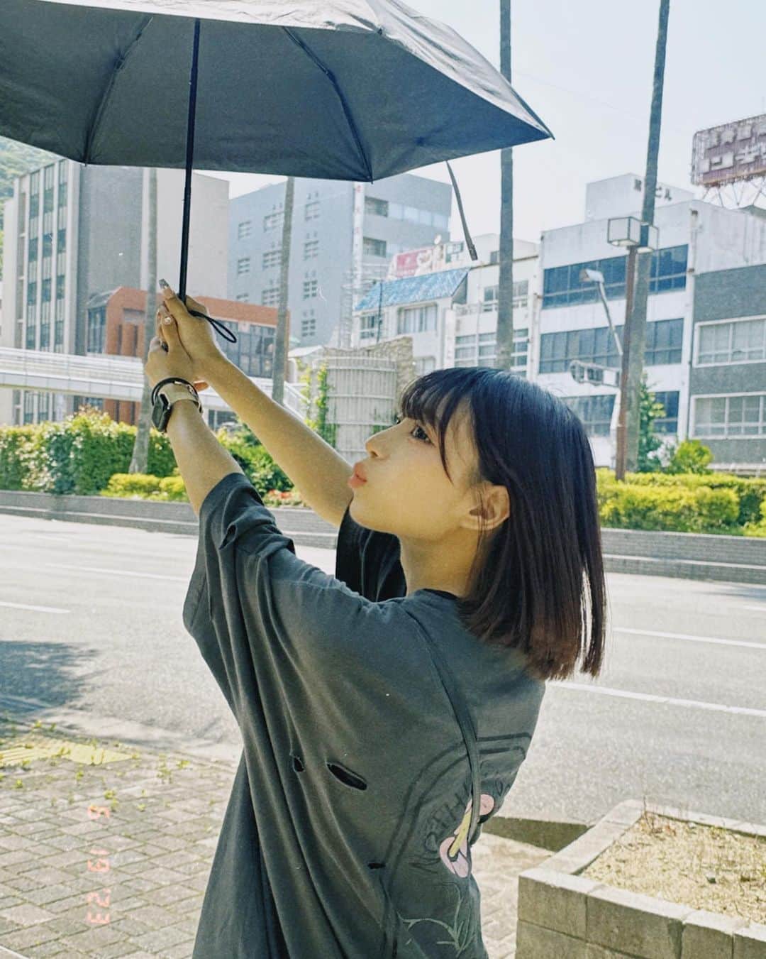 MINAMIさんのインスタグラム写真 - (MINAMIInstagram)「. 日傘必須☀️」6月19日 19時37分 - mimi.minami.mimi