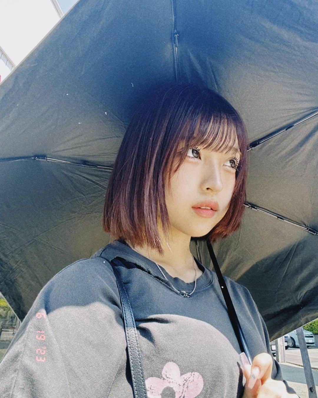 MINAMIさんのインスタグラム写真 - (MINAMIInstagram)「. 日傘必須☀️」6月19日 19時37分 - mimi.minami.mimi