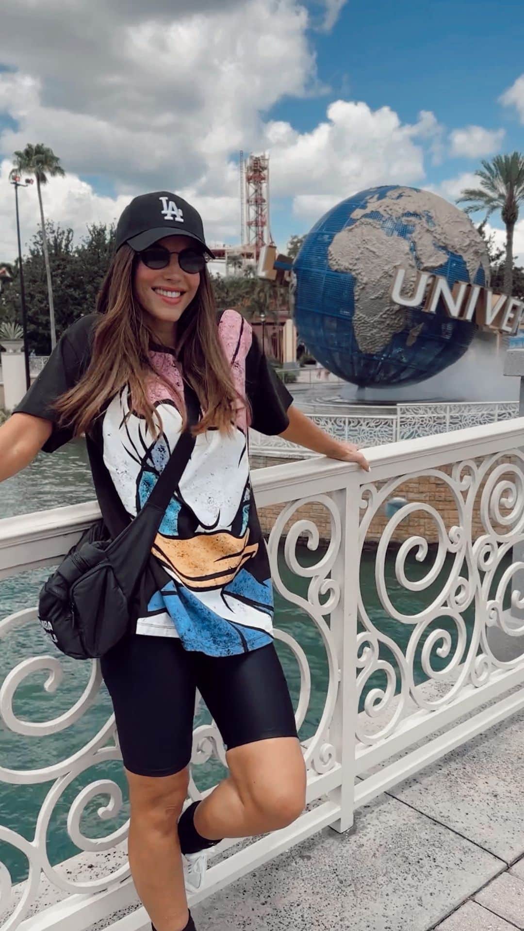 のインスタグラム：「Gracias a @yuliotravel @yuliotravelusa por organizar mi hospedaje, el auto para el traslado, y hasta los tickets para disfrutar de los parques en Orlando! Lo mejor, la opción del Express Pass para no pasar horas en las filas.   Si aún no sabes a donde llevar a tu familia este verano, ellos son la mejor opción! Se encargan de todo, para que no tengas que preocuparte por nada! Tú solamente vas y disfrutas!  #yuliotravel #yuliotravelusa  #summerbreak  #vacacionesenorlando #ticketuniversal」