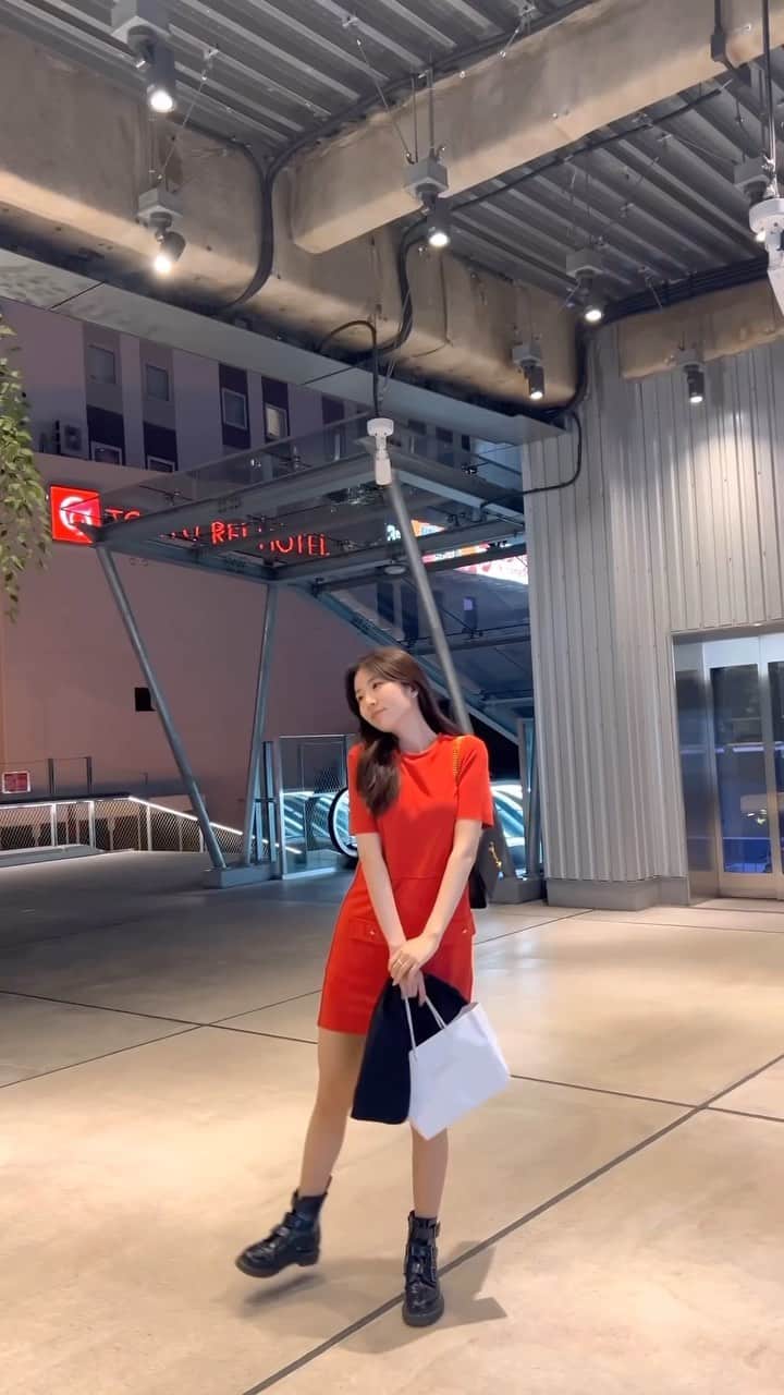 雨宮凜々子のインスタグラム：「最後まで見てくれよな🫶🏻  #リール #あざとい 目指してみた  #ootd #デート #渋谷 #ファジーネーブル」
