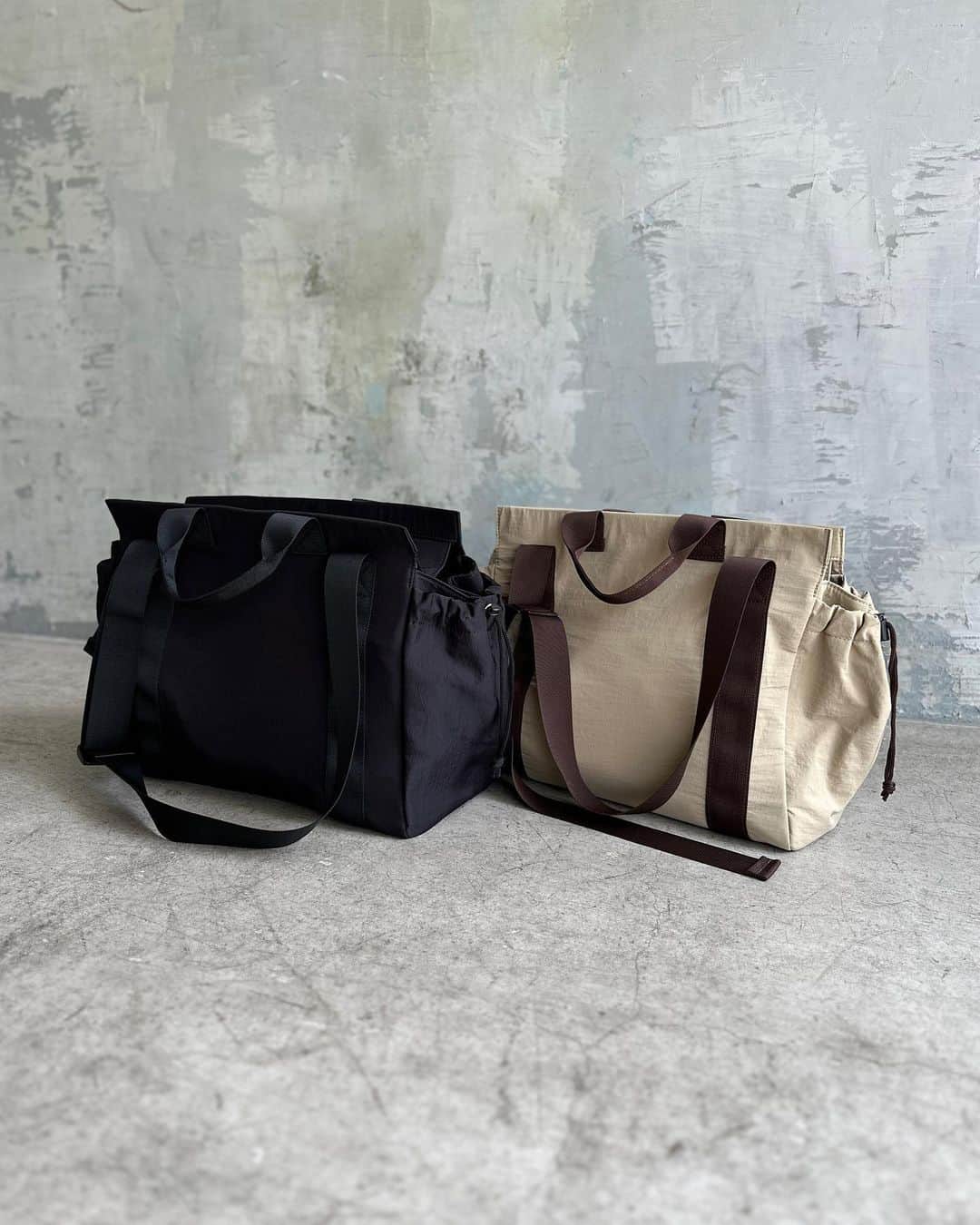 レプシィムさんのインスタグラム写真 - (レプシィムInstagram)「MATERNITY ITEM 196781 MTマルチポケハッスイTOTE  シンプルなデザインなのでパパにもママにもお使いいただきやすいです。しっかり自立する形で、オムツ交換時も荷物が取り出しやすくおすすめです。  アイテムはタグ🏷️or プロフィールのURLから ご覧いただけます ▶︎ @lepsim_official  #LEPSIM #レプシィム #マタニティ #マタニティアイテム #ママバッグ #ペアレンツバッグ #トートバッグ #totebag #bag #maternitybag #ママコーデ」6月19日 21時41分 - lepsim_official