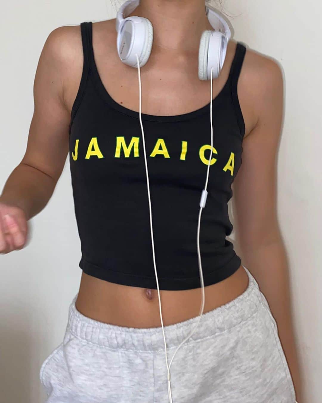 Subduedさんのインスタグラム写真 - (SubduedInstagram)「We ❤️ Jamaica. #subdued #subduedgirls #subduedcommunity #ootd #ootdfashion #inspiration #jamaica」6月19日 21時42分 - subdued