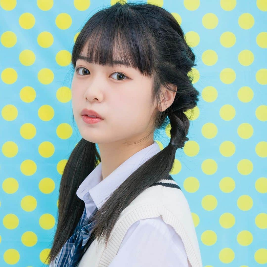 Popteenさんのインスタグラム写真 - (PopteenInstagram)「WEB版Popteen7月号『梅雨の学校ヘアアレ』企画のアザーカット📸  梅雨は湿気や雨で髪がペタンコになったり、ボサボサになったりとお悩みが多い😢  学校でも可愛くいたいから、梅雨のお悩みに合わせたヘアアレンジを提案✨  無料WEBマガジンで梅雨にオススメのヘアアレをチェックしてね💕  #Popteen#クリエイターモデル#いぐぴん#いぐさ#梅雨#梅雨対策#梅雨ヘアアレ#ヘアアレンジ#学校ヘアアレンジ#PopteenMedia#WEBマガジン#アザーカット」6月19日 22時07分 - popteen_official