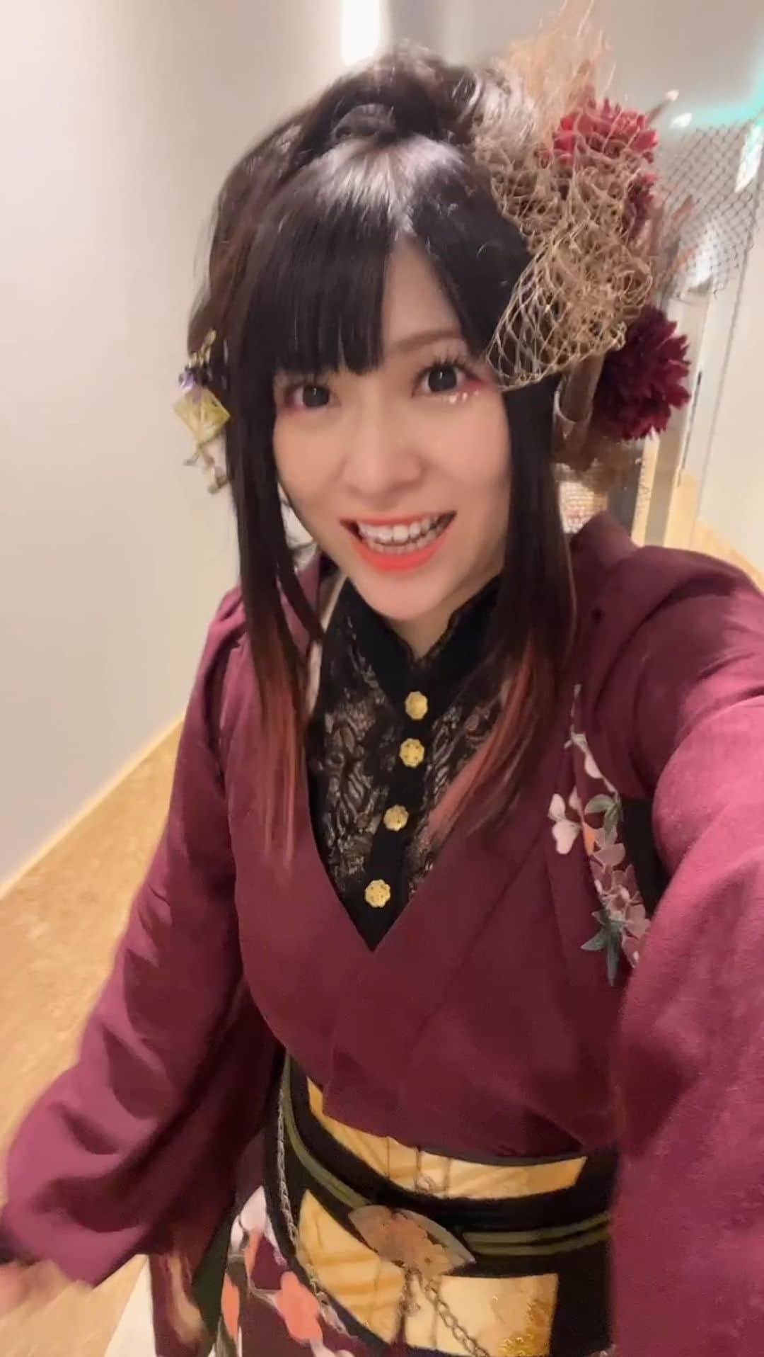 鈴華ゆう子のインスタグラム：「和楽器バンドFCライブZeppが、東京、大阪とそれぞれ2公演ずつが終わりました！ 声出しオッケーのライブがかなり久しぶりで、とても楽しかったです！これが醍醐味ですね。ありがとうございました。 次は、全国ツアーですね！ よろしくお願いします。 一度きりのセトリを体感しにきてね！ #和楽器バンド #鈴華ゆう子 #wagakkiband」