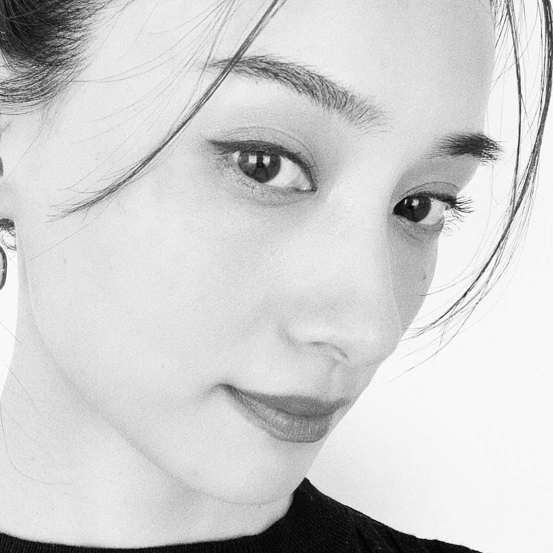 小濱なつきのインスタグラム：「EYES👁  #makeup  @mami_numata」