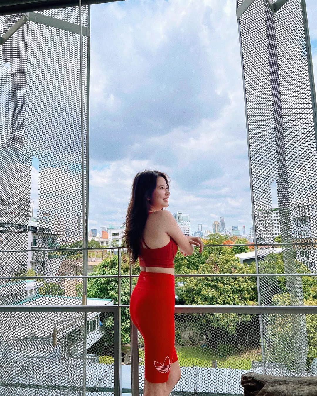 のインスタグラム：「รีวิวหลังออกกำลังกายต่อเนื่อง 3 อาทิตย์ = กินข้าวอร่อยขึ้น 🥹」