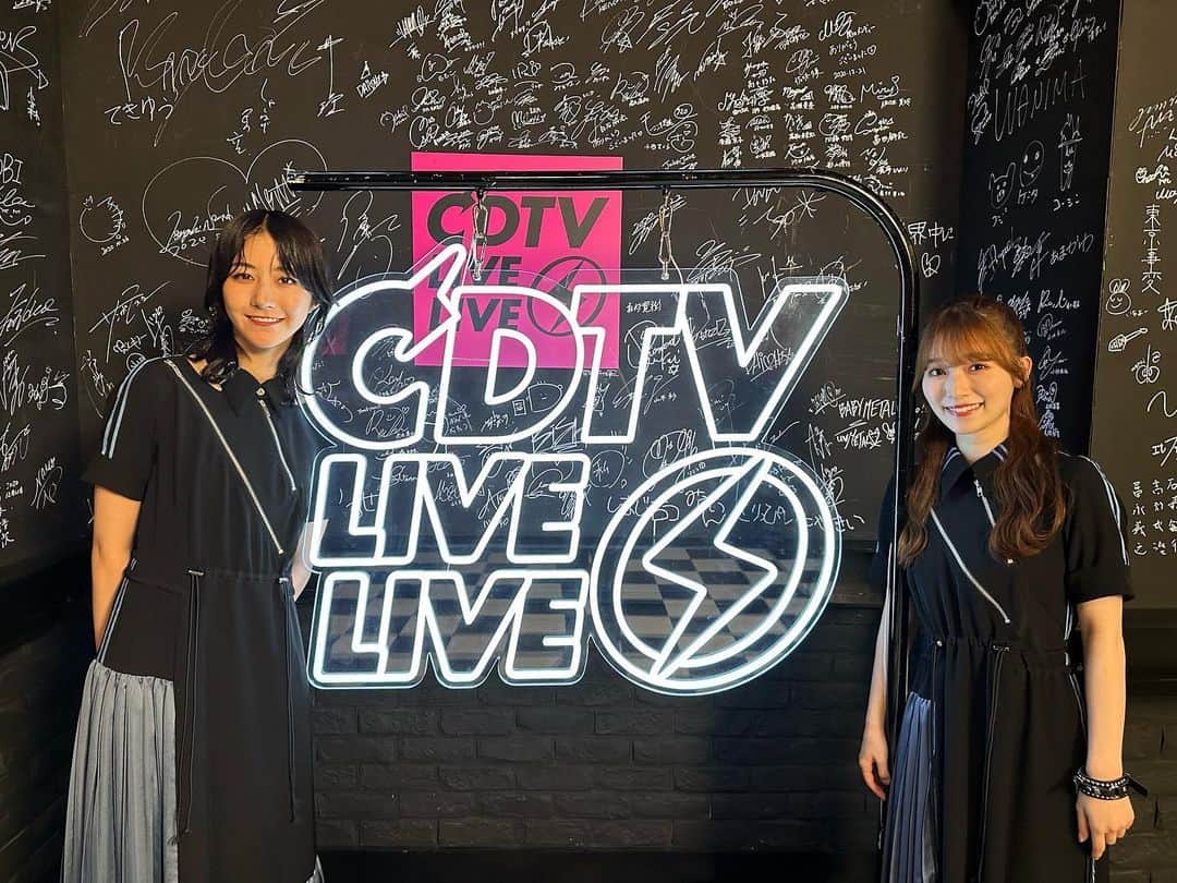 のインスタグラム：「♡ CDTV ライブ!ライブ!さんに 出演させていただきました⚡️  ご覧いただきありがとうございました。 新曲「Start over!」をフルサイズ披露させていただいたのですが、いかがでしたか？  かっこいい演出もすごく嬉しかったです！ありがとうございました。  #櫻坂46  #sakurazaka46  #renagram  #cdtvライブライブ  #startover  #新衣装」