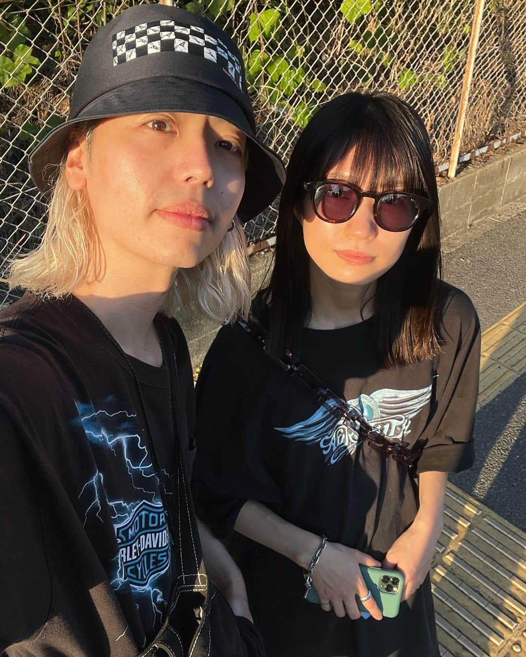寺石幸弘のインスタグラム：「夕日が綺麗で  Tシャツの配色同じ日🥶✌️」