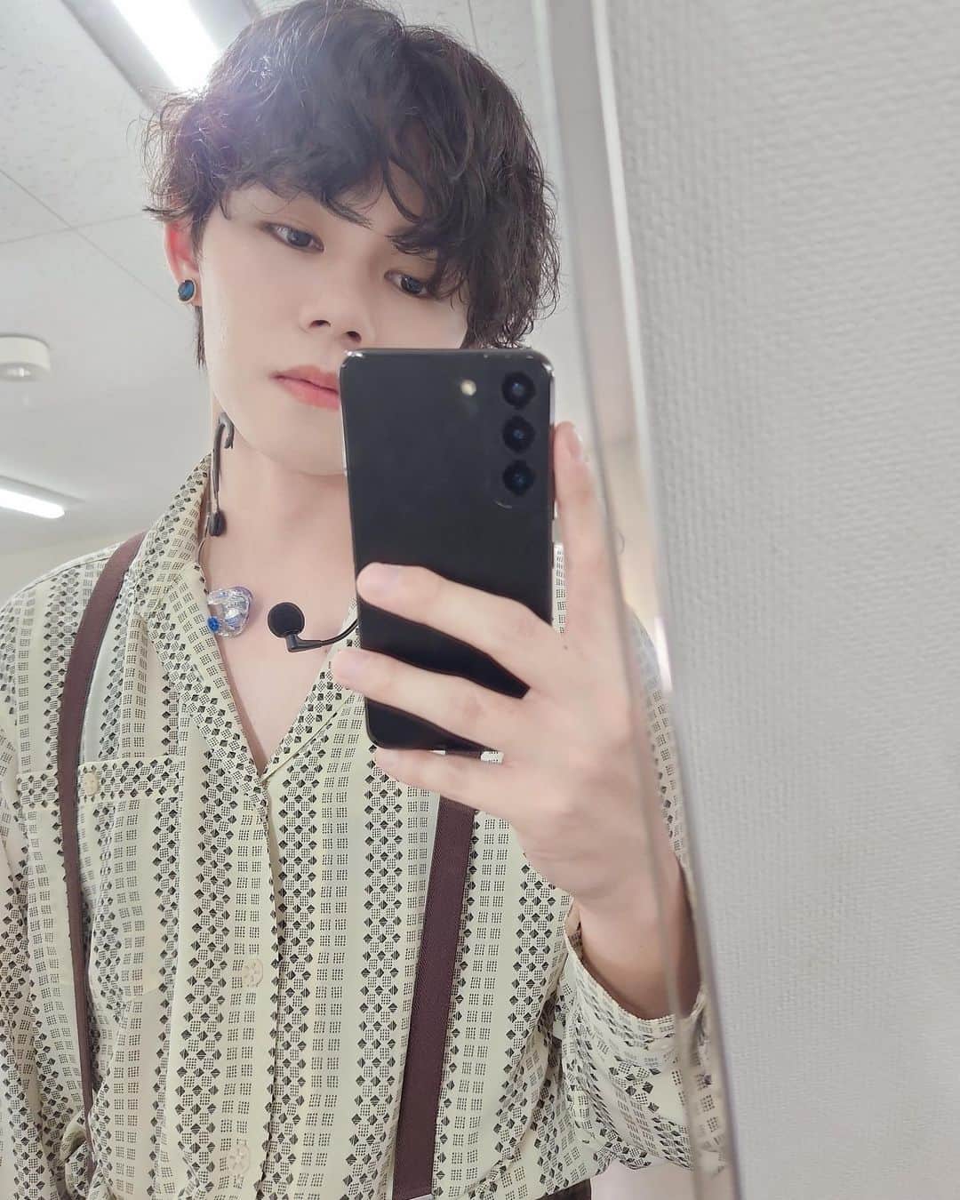 小笠原海のインスタグラム：「#ホスト相続しちゃいました 特別イベント ありがとうございました🍾 素敵な時間を過ごさせていただきました。 . ドラマもあと3話！ 最後まで楽しんでくださいね☺️ 併せてCall My Nameも楽しんでいただけると嬉しいです🙋‍♂️」