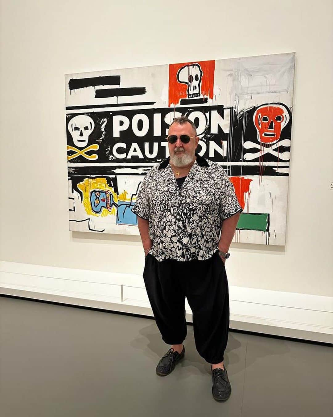 ジェレミー・スコットさんのインスタグラム写真 - (ジェレミー・スコットInstagram)「THE WARHOL & BASQUIAT EXHIBIT AT THE @fondationlv ALSO FEATURING WORKS BY FUTURA 2000, KEITH HARING AND MY DEAR @kennyscharf AS WELL ! 🖼️ 🏺 🎨 SPECIAL GUEST APPEARANCE BY  @michelgaubert 💘」6月19日 22時18分 - jeremyscott