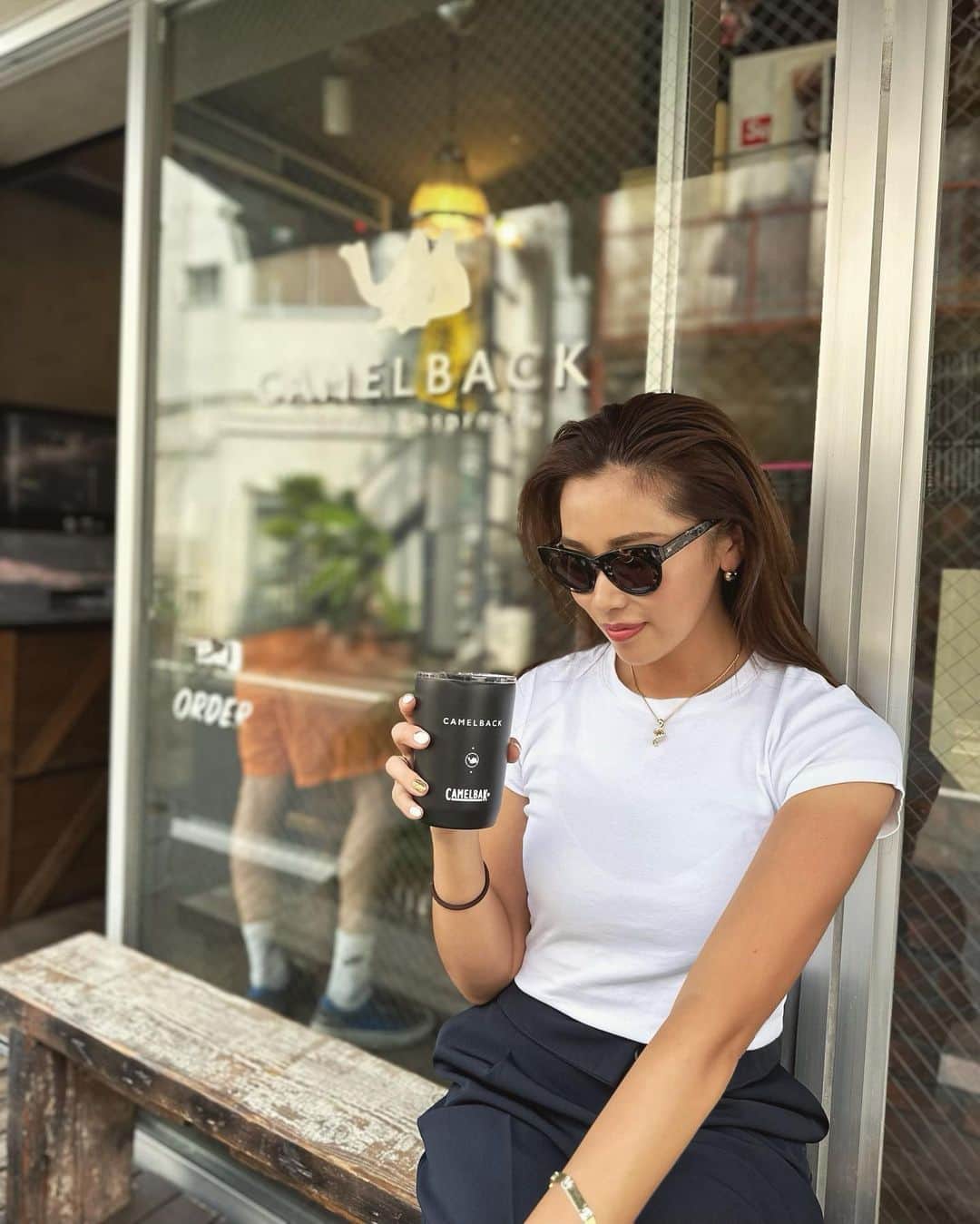 迫田里奈（りなぽよ）さんのインスタグラム写真 - (迫田里奈（りなぽよ）Instagram)「ここのコーヒーが すっごく美味しいの☕️！！！  @camelbak_jp ✖︎ @camelback_tokyo  のコラボタンブラーをgetしました💕  たまたま同じ名前で コラボが決まったみたいです🫶🏾  このタンブラー 時間がたっても冷たくて 美味しいコーヒーがいただけるので この夏は必需品になりそう♡  #キャメルバック #camelbak」6月19日 22時21分 - rinapoyo.1129