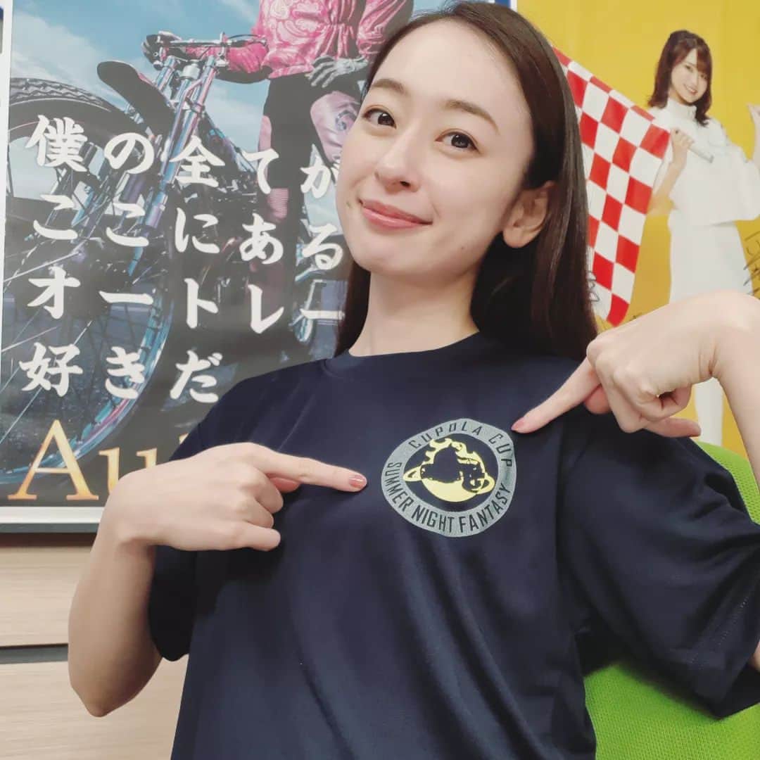 瞳ゆゆのインスタグラム：「今日から、川口ナイトレース開催しています🏍️  みんなで来月のキューポラ杯のTシャツきてるよ😊  普段12レースだと、8レース制はあっという間ですね！  明日からも全力で頑張ります！  19-21日　ナイトレース 26-29日　ナイター開催  #宝塚 #宝塚og #川口オート #オートレース」