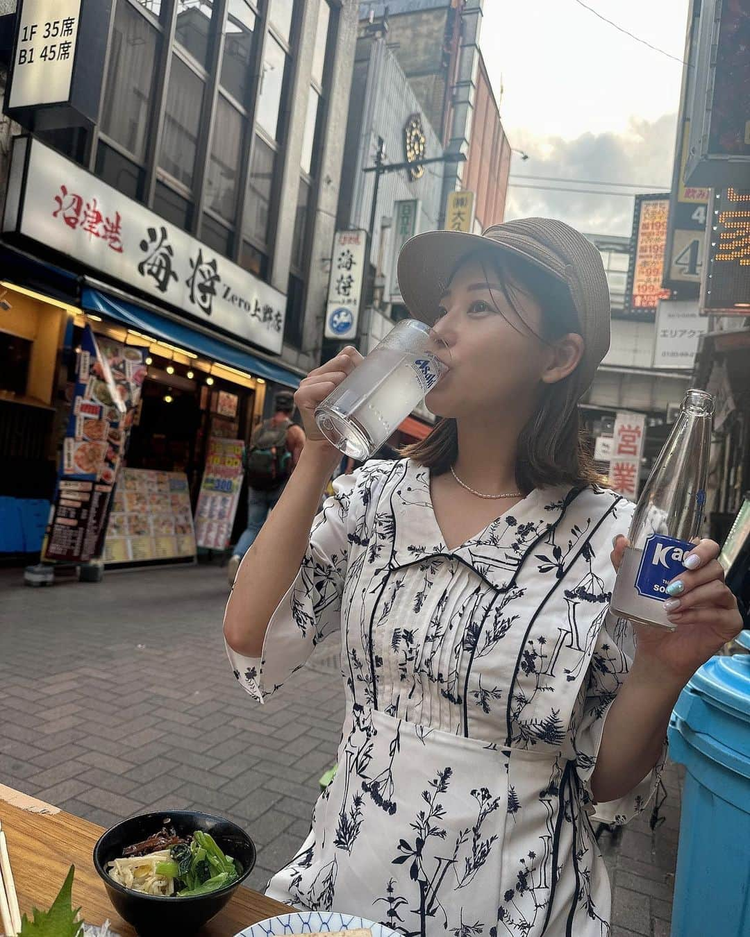 水野まいのインスタグラム：「人生初大衆居酒屋飲みしてきた🍺. . カフェインは朝まで寝れなくなってしまうのでレモンサワーしか勝たんです🥳✌️✨. . アメ横久しぶりにきたけど、歩くの楽しかった🥳🥳🥳. . . #アメ横  #大統領  #御徒町  #上野  #御徒町グルメ  #上野グルメ  #飲み歩き  #飲み歩き女子  #呑み歩き  #東京」