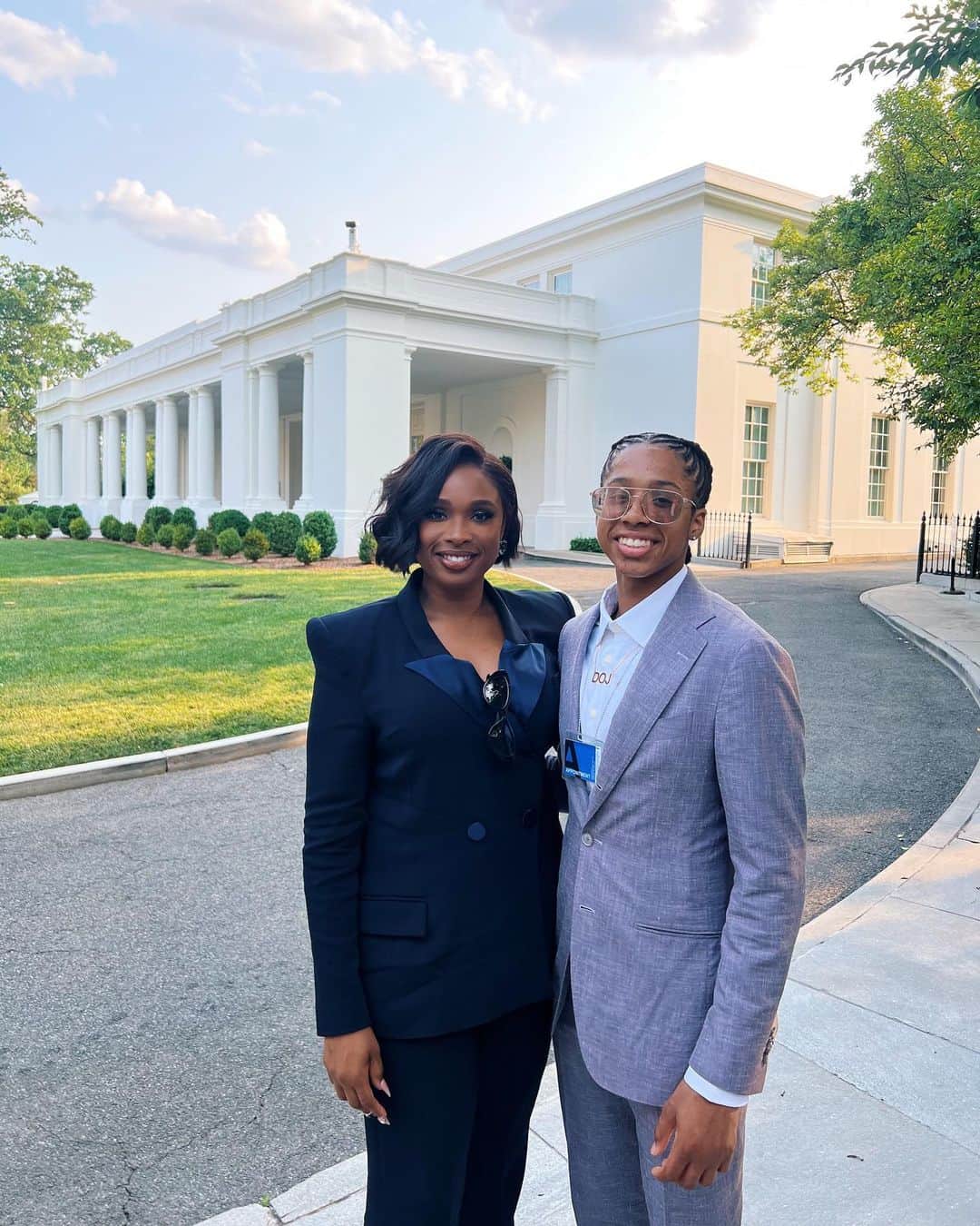 ジェニファー・ハドソンのインスタグラム：「Last week, I got to bring my kid and my boys to the White House for the first-ever Juneteenth Concert on the South Lawn.  So special to be able to share this historic moment with them . Thank you, President @joebiden and Vice President @kamalaharris for the invitation. We will never forget it. Happy #Juneteenth, everyone !  🎥: Mike McCoy, Jackie Padilla」