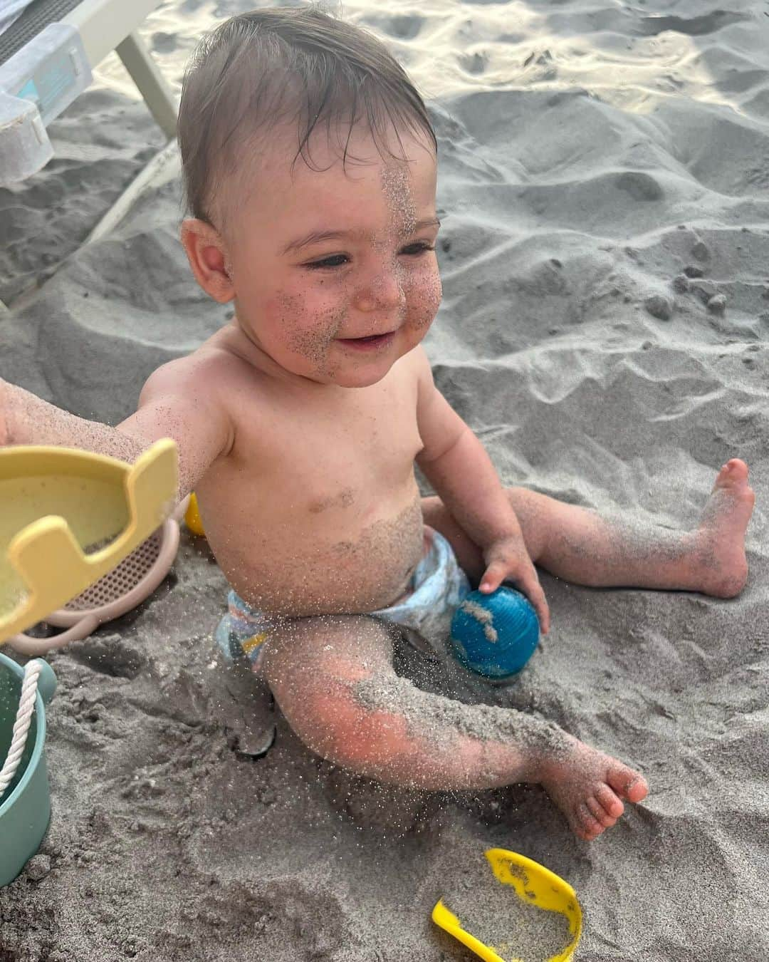 カリム・ラリビのインスタグラム：「Una settimana al mare. 🧡☺️」