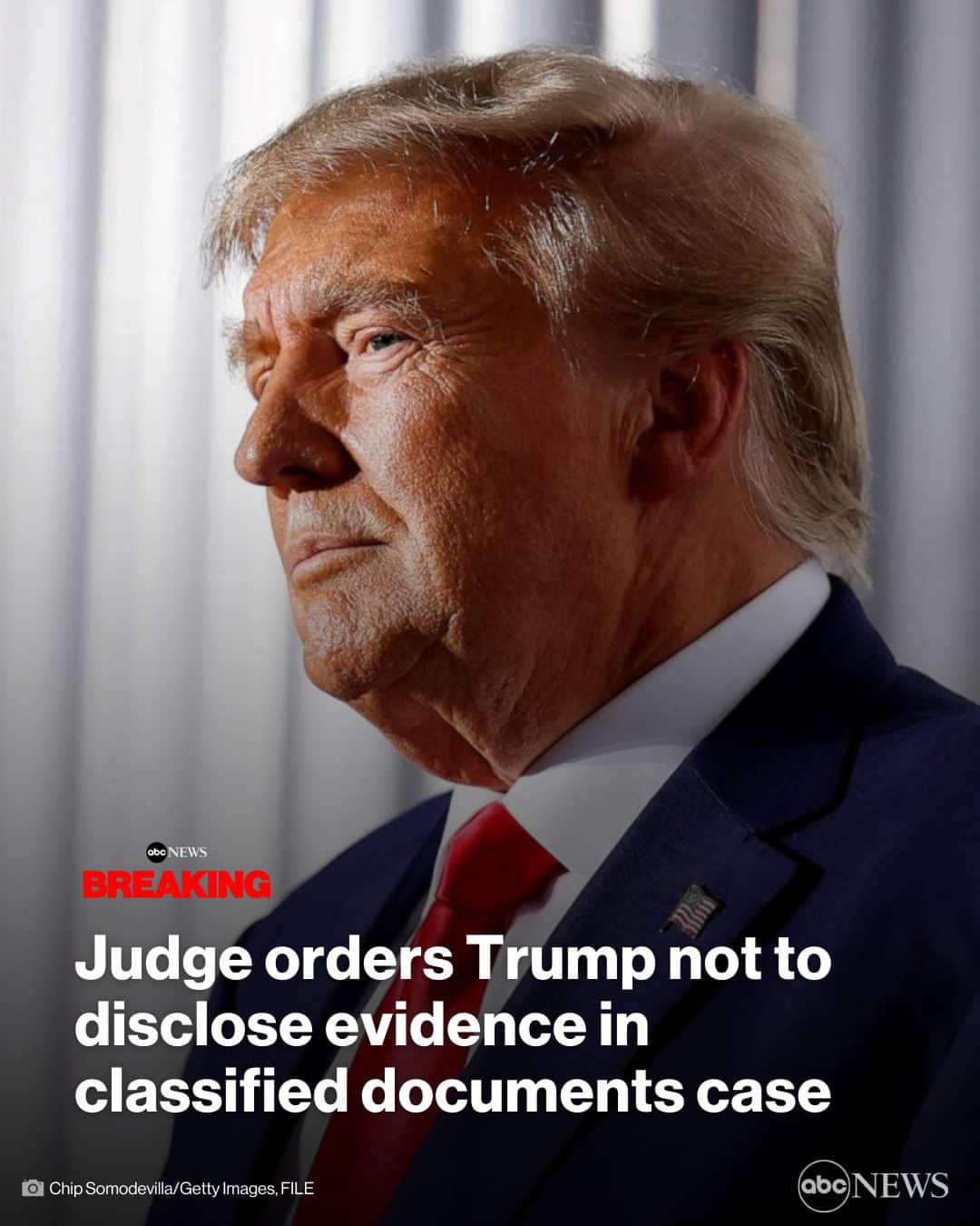 ABC Newsのインスタグラム：「NEW: A federal judge has approved a protective order to keep former Pres. Trump from disclosing sensitive information in his classified documents case. MORE AT LINK IN BIO.」