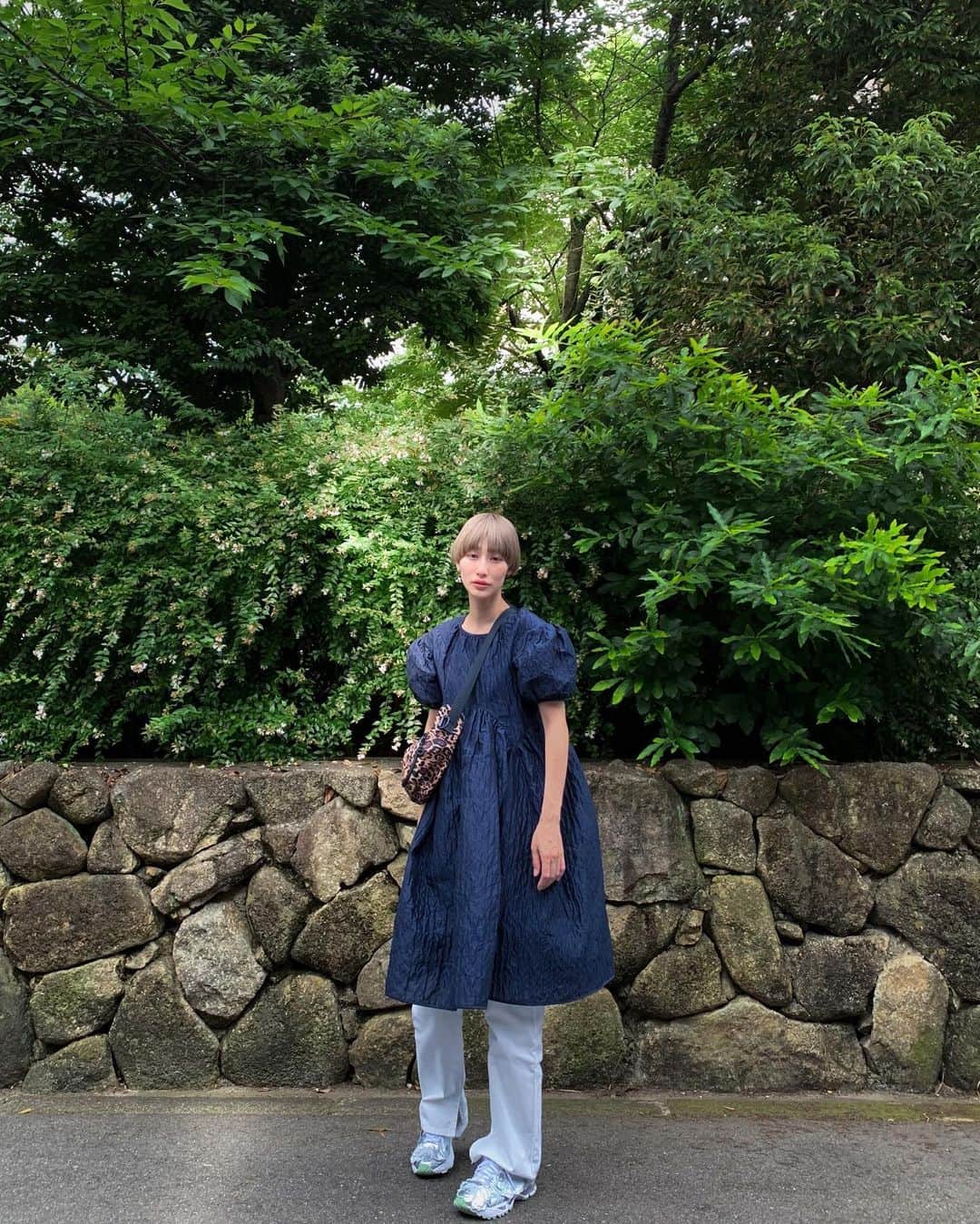 浦川望美さんのインスタグラム写真 - (浦川望美Instagram)「今年はcecilieのミニドレスが欲しかった。 柔らかで愛らしいシルエットに 紺色というのがとても良い、 黒には出せないnobleな雰囲気が好き。」6月19日 23時05分 - noz_omi
