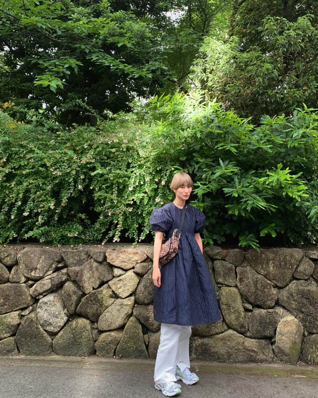 浦川望美のインスタグラム：「今年はcecilieのミニドレスが欲しかった。 柔らかで愛らしいシルエットに 紺色というのがとても良い、 黒には出せないnobleな雰囲気が好き。」