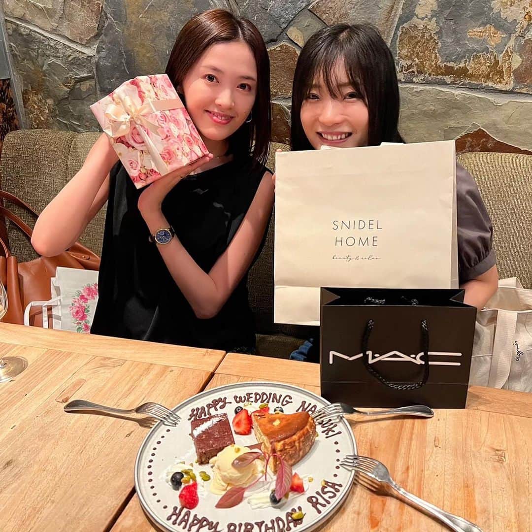 水嶋菜月のインスタグラム：「親友ちゃん @kbr_chan のお誕生日🎂🤍と、わたしのお祝いも何度もありがとう😂」