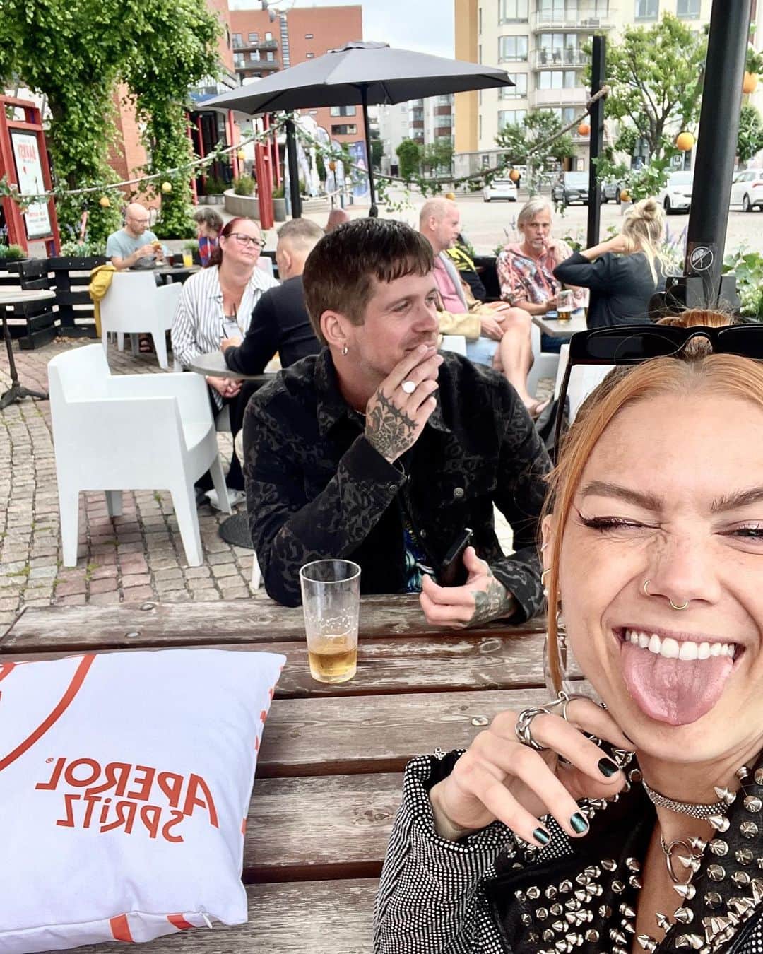 Linda Hallbergさんのインスタグラム写真 - (Linda HallbergInstagram)「Two weeks of well needed vacation has come to an end.. after Sweden Rock we took a very long bus ride to a tropical hot Oslo, then back to Sweden again yesterday to watch @epicaofficial & @metallica in Gothenburg. Feels like I have been away for two months and I have barely been on social media at all.. sooo back on track tomorrow. What kind of content do you want to see me create?」6月19日 23時22分 - lindahallberg