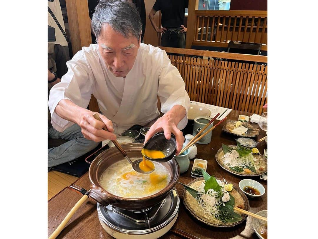 斉藤アリスさんのインスタグラム写真 - (斉藤アリスInstagram)「料理研究家のリュウジさん、ドラゴンボール芸人のR藤本さんと街ブラして、ハモ鍋たべました。  明日6/20(火)21:00から、 YouTube番組「ぐーぐう(GuuGoo)チャンネル」 で放映されますよ。  ロケってこと忘れて、 最後みんな普通に酔っ払って素になってた？🍶  またみんなでゆる飲みしたいなぁ*\(^o^)/*  #ぐーぐうチャンネル #ぐーぐうファミリー #リュウジ #リュウジレシピ #リュウジのバズレシピ #斉藤アリス #ハモ鍋 #代々木上原グルメ #代々木上原 #ドラゴンボール芸人」6月19日 23時29分 - cafeali