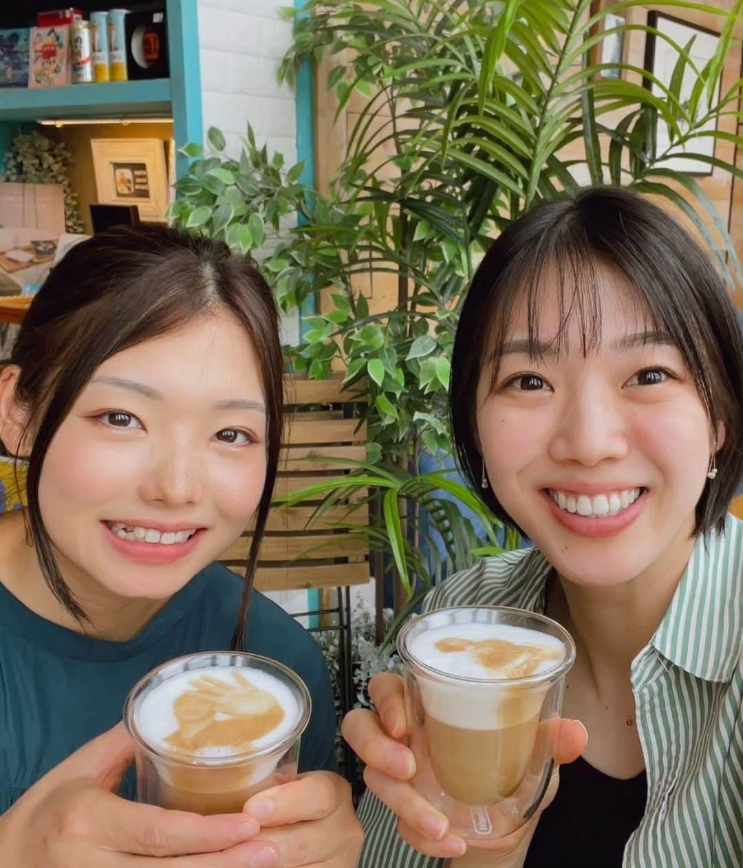 井上琴絵さんのインスタグラム写真 - (井上琴絵Instagram)「☕ . . 第二弾、みーちゃんの推し活⚽ 　兼　わたしのカフェ活❤ . . 終始テンション爆上がりなみーちゃんが めちゃくちゃ可愛かった🤭🫶 . 時計もめちゃくちゃ可愛かった❤ . . また行こね❤ . . . @atom_milano_cafe @atom__milano__official #atommilanocafe #サッカー#伊藤純也 選手#推し活#⚽#🇫🇷 #かふぇすたぐらむ#カフェ活#カフェ巡り #カフェ巡り好き#☕#おしゃれなカフェ #coffee#coffeegram#coffeelove#coffeetime #cafe#cafestagram#ginzacafe#cafephotography」6月19日 23時31分 - kotoe.i15