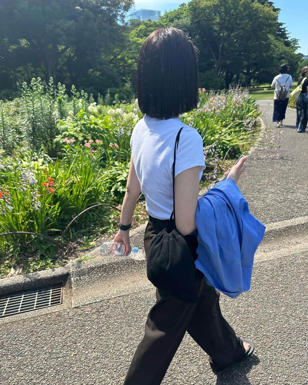 土井悠さんのインスタグラム写真 - (土井悠Instagram)「晴れてるからピクニックに行けると思って暴走モード突入……緑と氷のコース❕( ◠.◠ )🍧ビーズアクセサリーは全て番長の手作り、、(きゅん) おしゃれ番長との時間、すき🤝🏻」6月19日 23時56分 - yu_doi