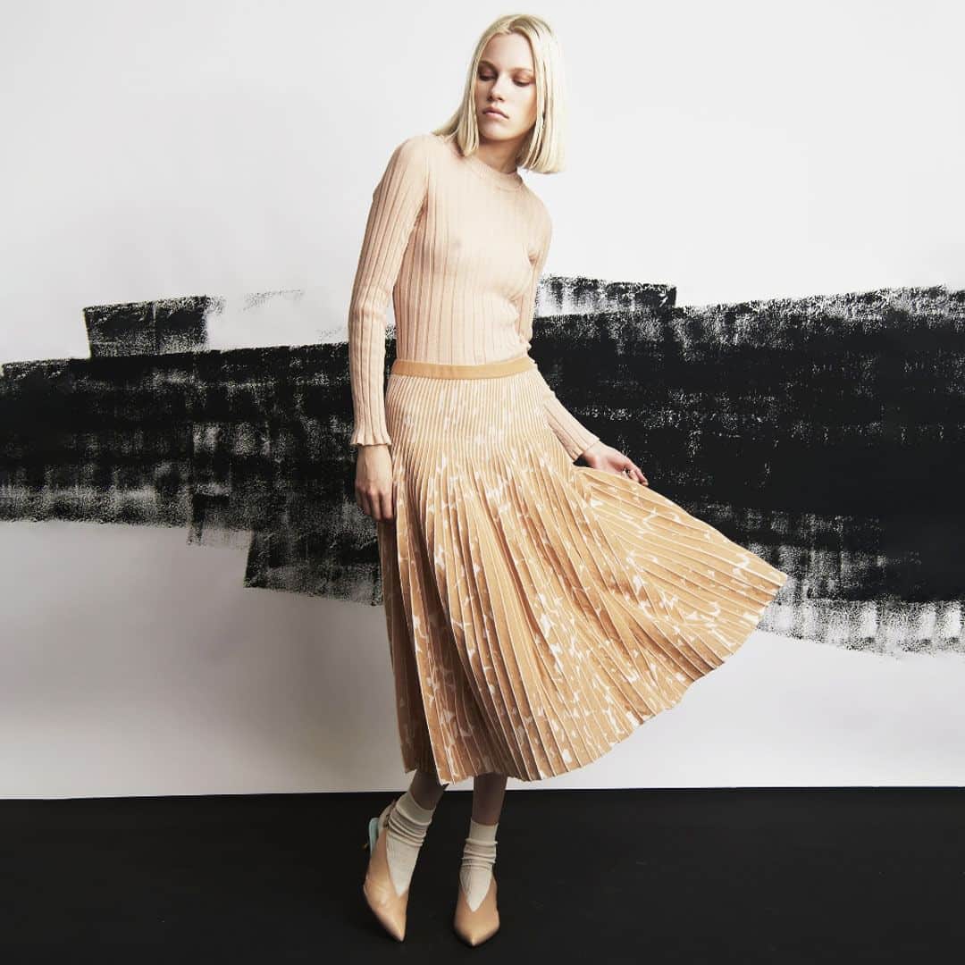 チヴィディーニのインスタグラム：「SS 24 CIVIDINI Resort  #CIVIDINI #knit #knitwear #MadeInItaly #cashmere #fashion #newcollection #SS24 #resort」