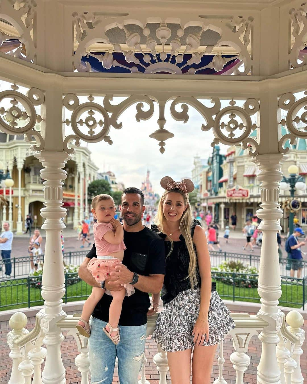 コスタス・ランプルーさんのインスタグラム写真 - (コスタス・ランプルーInstagram)「Most magical weekend in Disneyland 😍🏰👸🏼💕🥰」6月20日 0時41分 - koslamprou