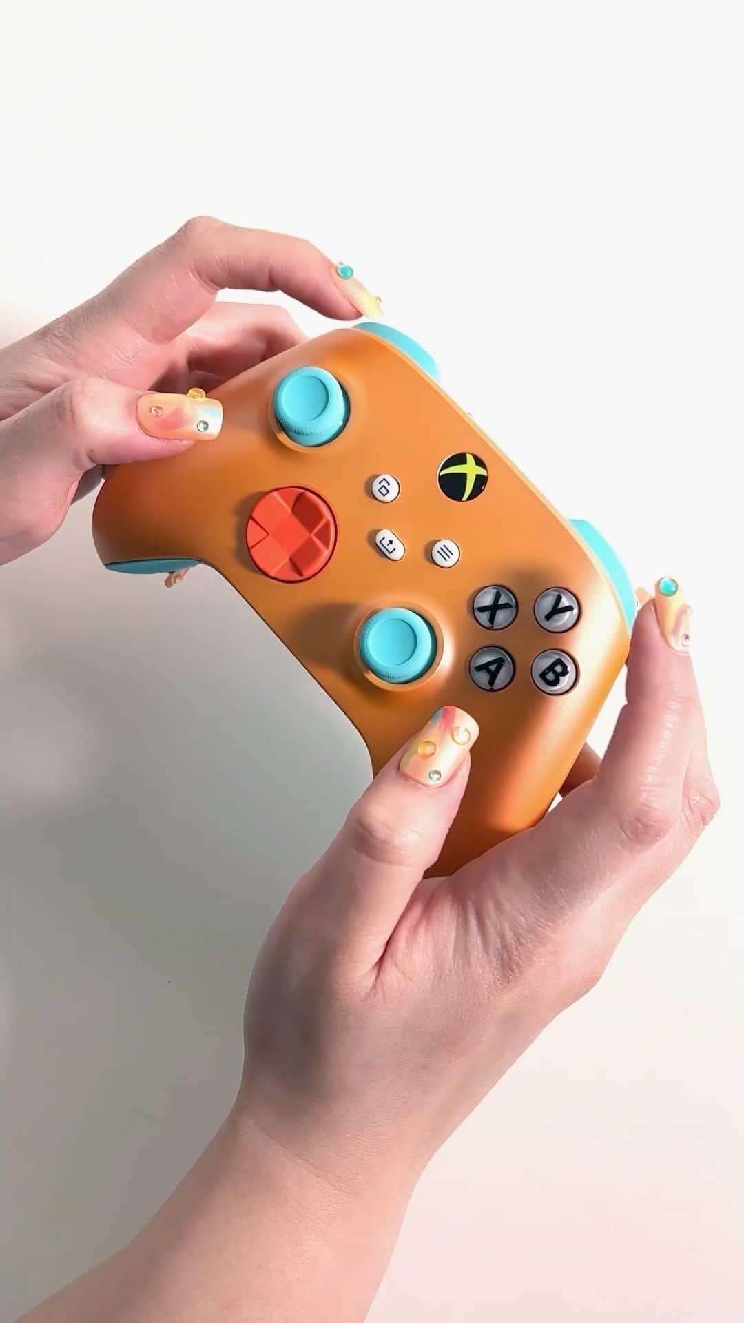 Xboxのインスタグラム：「The ASMR you didn’t know you needed ‌ @opi’s Summer Make the Rules collection and the Sunkissed Vibes Special Edition Controller #OPIXbox, available now.」