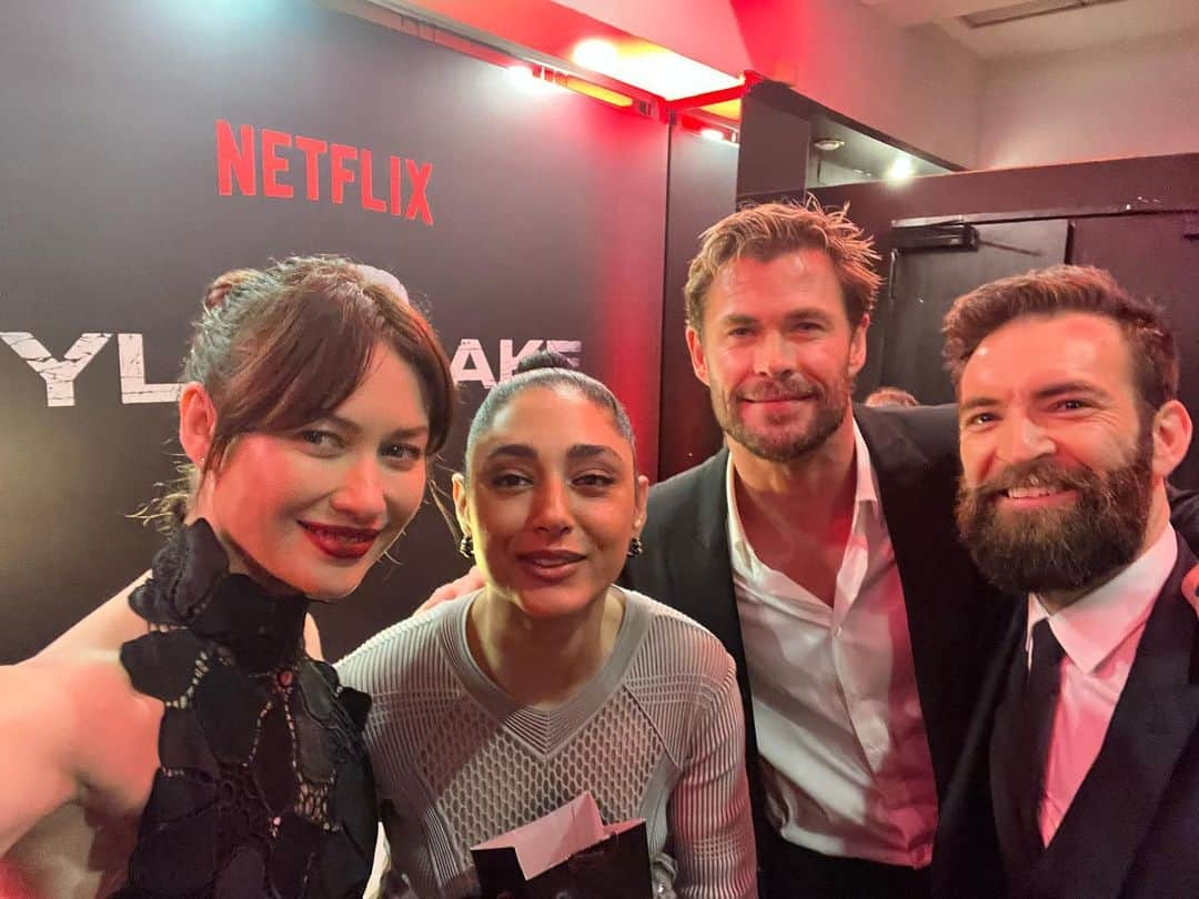 オルガ・キュリレンコのインスタグラム：「Some more pictures from the last week’s tour for Extraction 2 🤩 Loved hanging out with the team again. Great fun! #Extraction2 #Netflix」