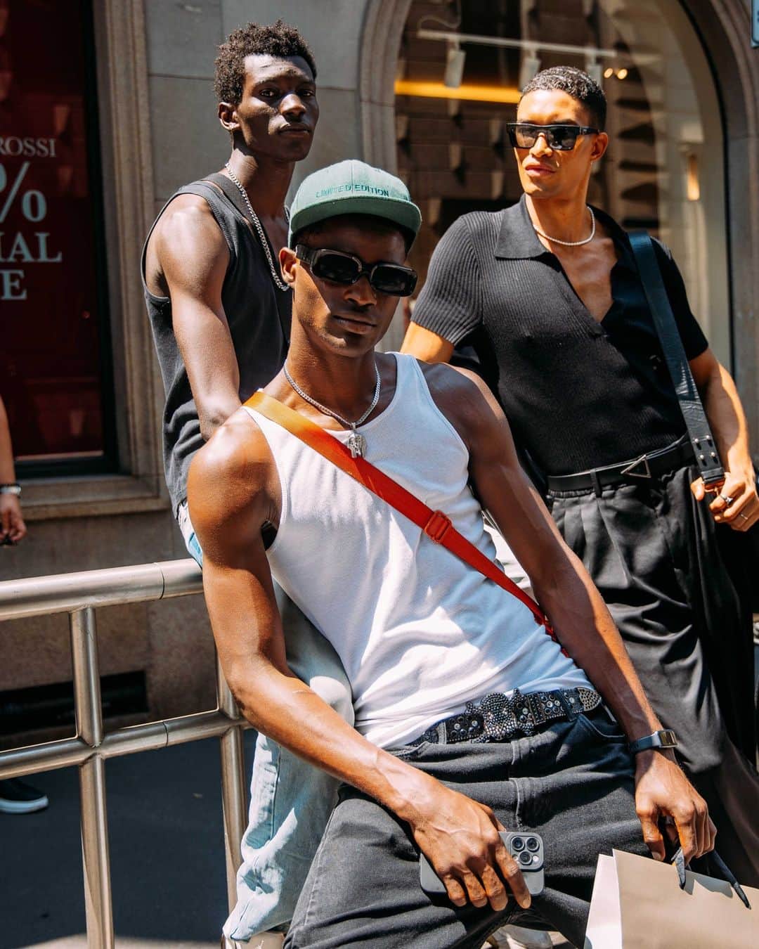 Vogue Runwayさんのインスタグラム写真 - (Vogue RunwayInstagram)「Sun's out, guns out. High temperatures in Milan at the men's shows can only mean one thing: It's time to show some skin. So far we've seen short shorts and now vests and tank tops take over street style. What will the Paris shows bring next? Tap the link in bio for the best style off the runway, as captured by @styledumonde.」6月20日 1時02分 - voguerunway