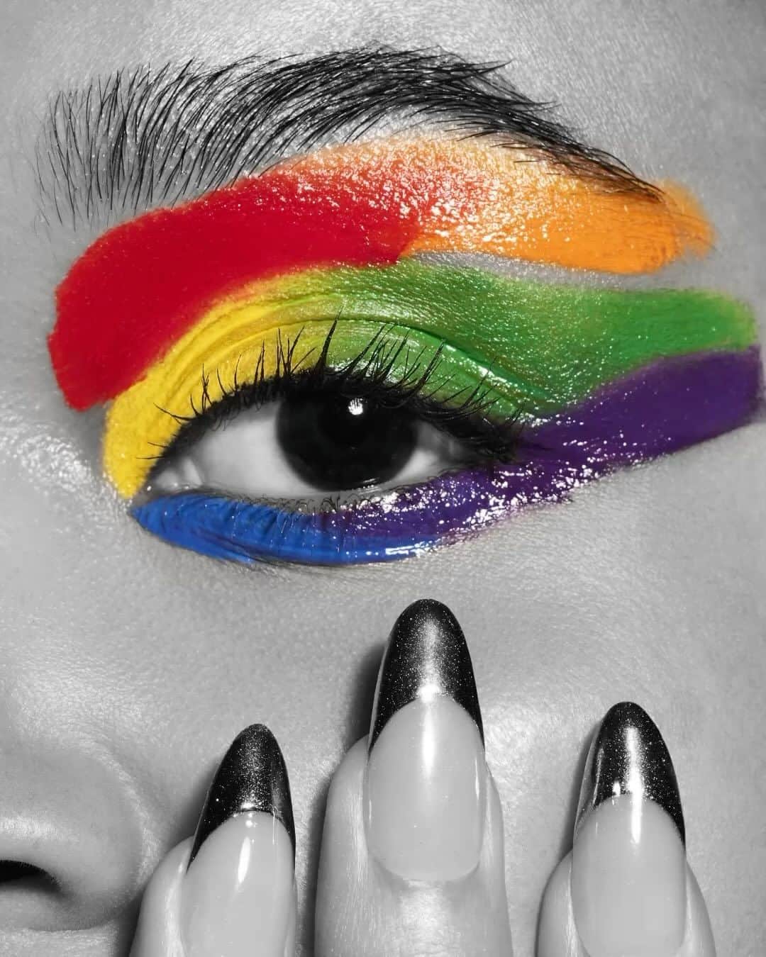 YOOX.COMのインスタグラム：「Something special is coming... We’ve teamed up with @vmagazine and @minivmag for a digital cover to celebrate #PRIDE 🏳️‍🌈 Keep following us to discover whose eye is that 😉」