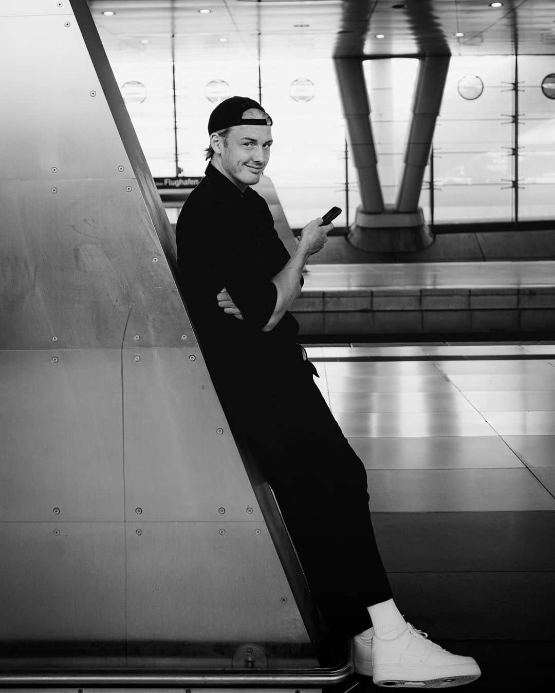 ユリアン・ブラントのインスタグラム：「👀 @dfb_team」