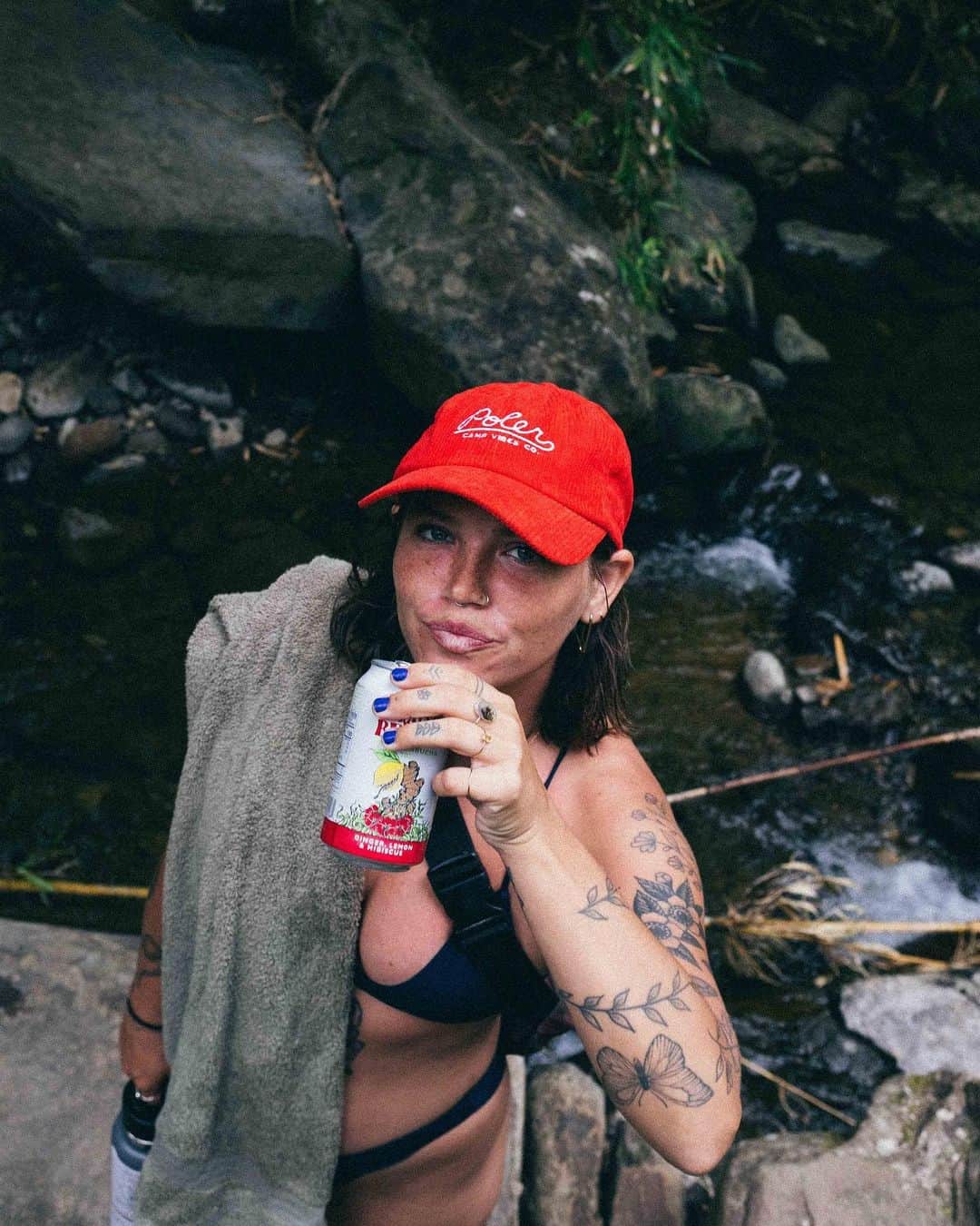 Poler Outdoor Stuffさんのインスタグラム写真 - (Poler Outdoor StuffInstagram)「Cheers to a refreshing weekend🍓   Gear up for the next adventure, find what you’re missing on the ye olde dot com  #campvibes」6月20日 2時02分 - polerstuff