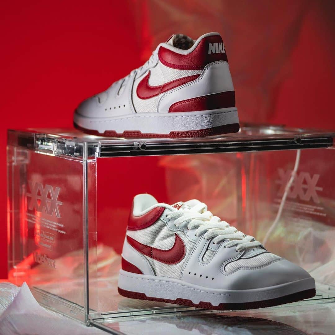 HYPEBEASTさんのインスタグラム写真 - (HYPEBEASTInstagram)「@hypebeastkicks: With the Swoosh prepped to release the first retro of the @nike Mac Attack in the OG colorway from 1984 on June 23, we now have a glimpse at another upcoming iteration arriving in "Red Crush."⁠ ⁠ The classic tennis shoe boasts upper halves made up of a mixture of breathable white mesh and smooth leather in a summer-ready colorway paired with contrasting “Red Crush” accents that poke out from the Swooshes, collars, checkered tongue branding, heels and outsoles. ⁠ ⁠ Expect these to release soon.⁠ Photo: @knowing_kicks」6月20日 2時30分 - hypebeast