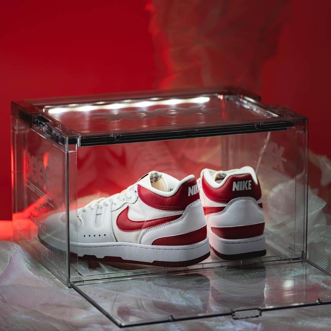 HYPEBEASTさんのインスタグラム写真 - (HYPEBEASTInstagram)「@hypebeastkicks: With the Swoosh prepped to release the first retro of the @nike Mac Attack in the OG colorway from 1984 on June 23, we now have a glimpse at another upcoming iteration arriving in "Red Crush."⁠ ⁠ The classic tennis shoe boasts upper halves made up of a mixture of breathable white mesh and smooth leather in a summer-ready colorway paired with contrasting “Red Crush” accents that poke out from the Swooshes, collars, checkered tongue branding, heels and outsoles. ⁠ ⁠ Expect these to release soon.⁠ Photo: @knowing_kicks」6月20日 2時30分 - hypebeast
