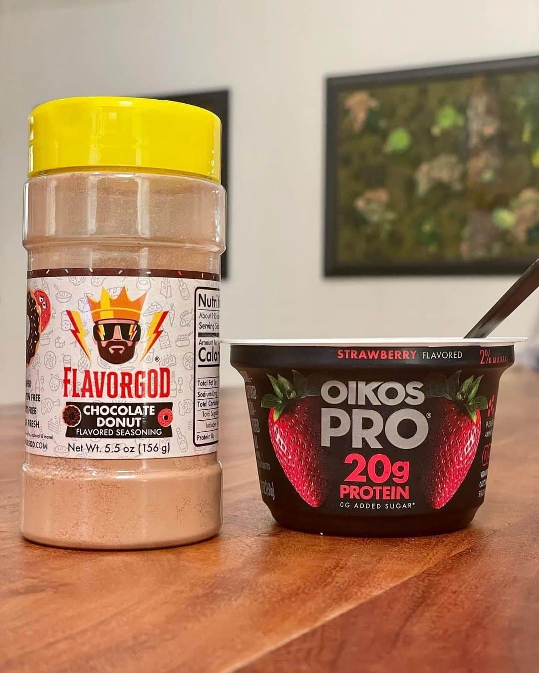 Flavorgod Seasoningsのインスタグラム：「Yogurt Snack by Customer:👉 @syrels.vsg.kitchen Seasoned with:👉 #Flavorgod Chocolate Donut!😎⁠ -⁠ Add delicious flavors to your meals!⬇️⁠ Click link in the bio -> @flavorgod | www.flavorgod.com⁠ -⁠ Flavor God Seasonings are:⁠ ➡ZERO CALORIES PER SERVING⁠ ➡MADE FRESH⁠ ➡MADE LOCALLY IN US⁠ ➡FREE GIFTS AT CHECKOUT⁠ ➡GLUTEN FREE⁠ ➡#PALEO & #KETO FRIENDLY⁠ -⁠ #breakfast #fitness #food #foodporn #foodie #instafood #foodphotography #foodstagram #yummy #instagood  #foodies #tasty #cooking #instadaily #lunch #healthy #seasonings #flavorgod #lowsodium #glutenfree #dairyfree」