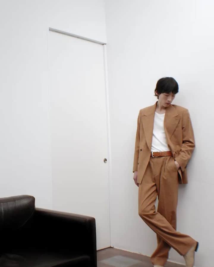 のインスタグラム：「This look offers a contemporary approach to the classic suit. #TigerofSweden」