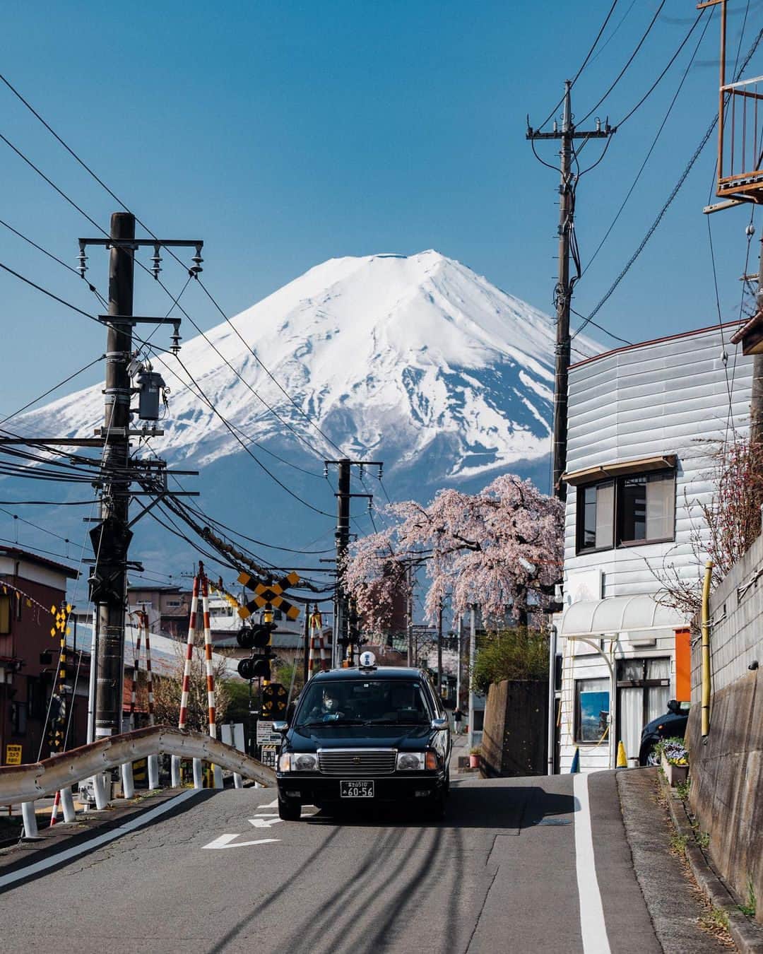Travel + Leisureさんのインスタグラム写真 - (Travel + LeisureInstagram)「Photo by @vincelimphoto 🇯🇵 Looking to finally plan that long-awaited trip to Japan? From hotel openings to luxury brand cafes, read up on what's new in the country for travelers planning a trip this year at the link in bio.」6月20日 3時25分 - travelandleisure