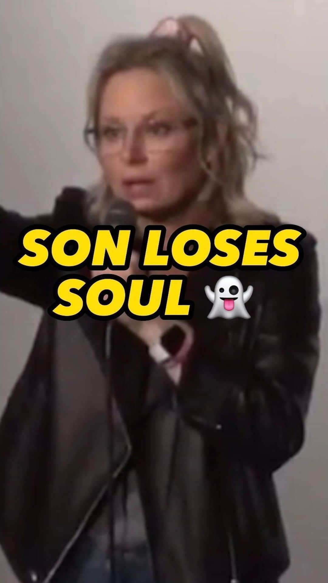 メアリー・リン・ライスカブのインスタグラム：「Stolen souls #religious #training #ghost #depth #infinitespirit #comedy #standup #comedian #female #jokes #exaggeration」