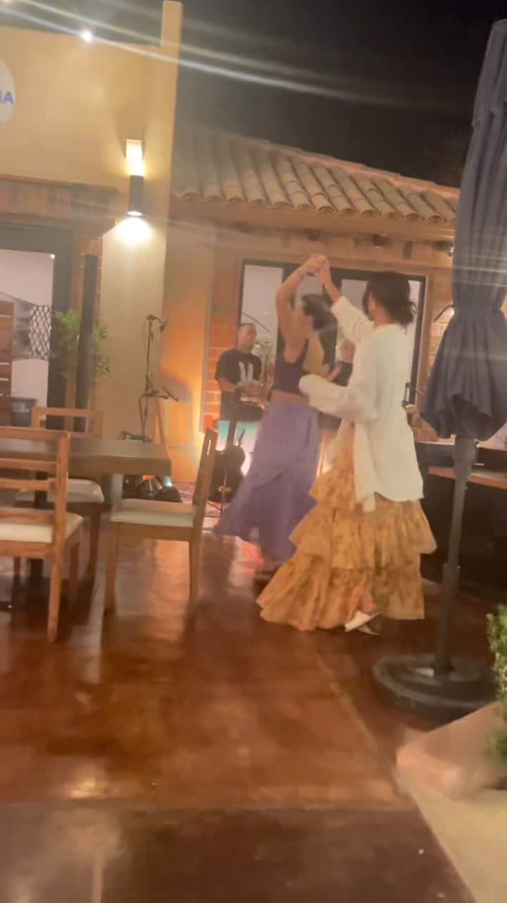 のインスタグラム：「baila conmigo 💃🏽」